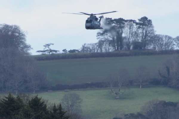 13 January 2021 - 13-17-07
From RNAS Yeovilton Commando Helicopter Force the Merlin flew across Galmpton and then dartmouth
------------------------
Royal Navy Merlin ZJ119